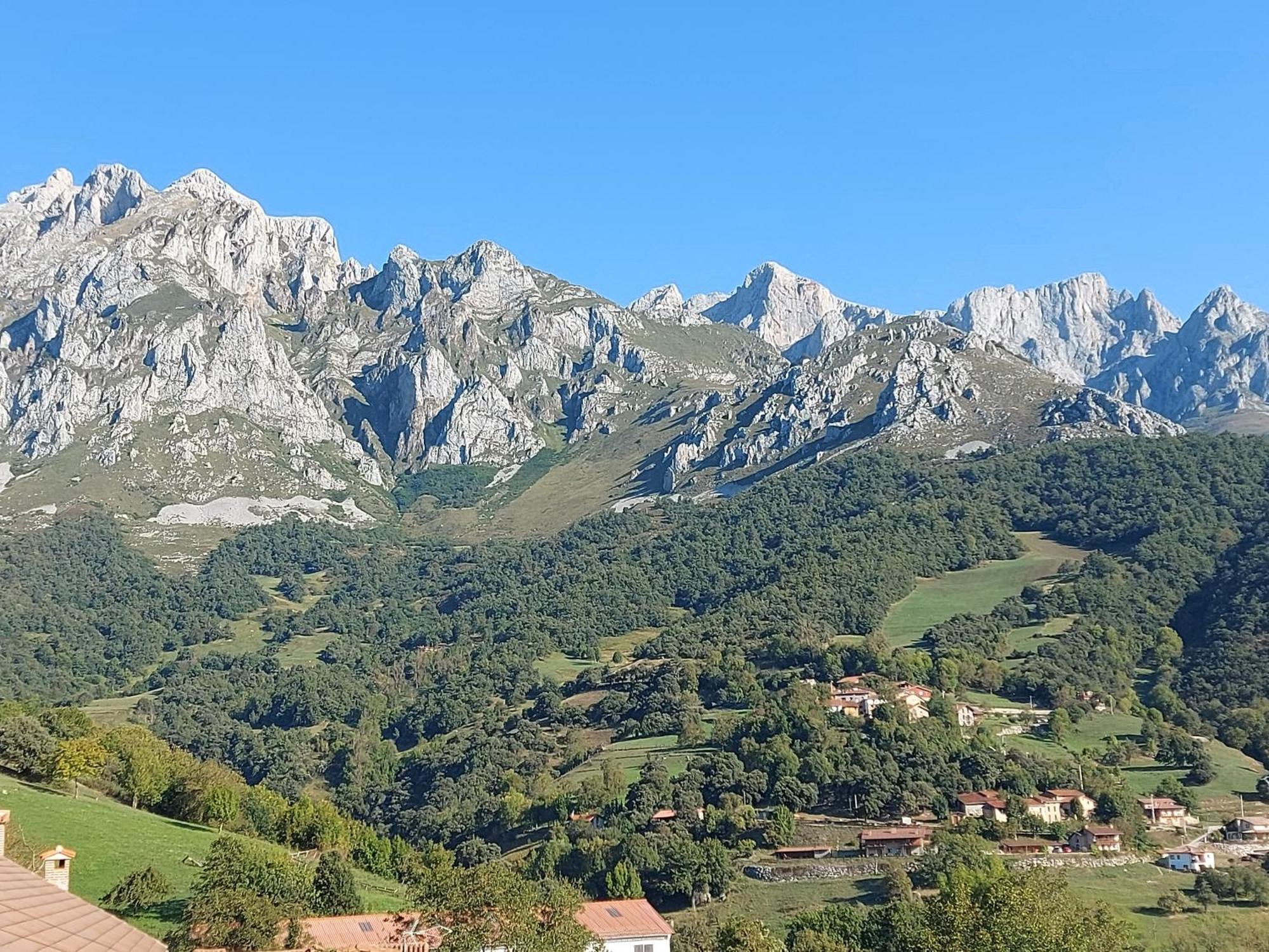 Apartamentos Rurales Los Picos De Redo Камаленьйо Екстер'єр фото