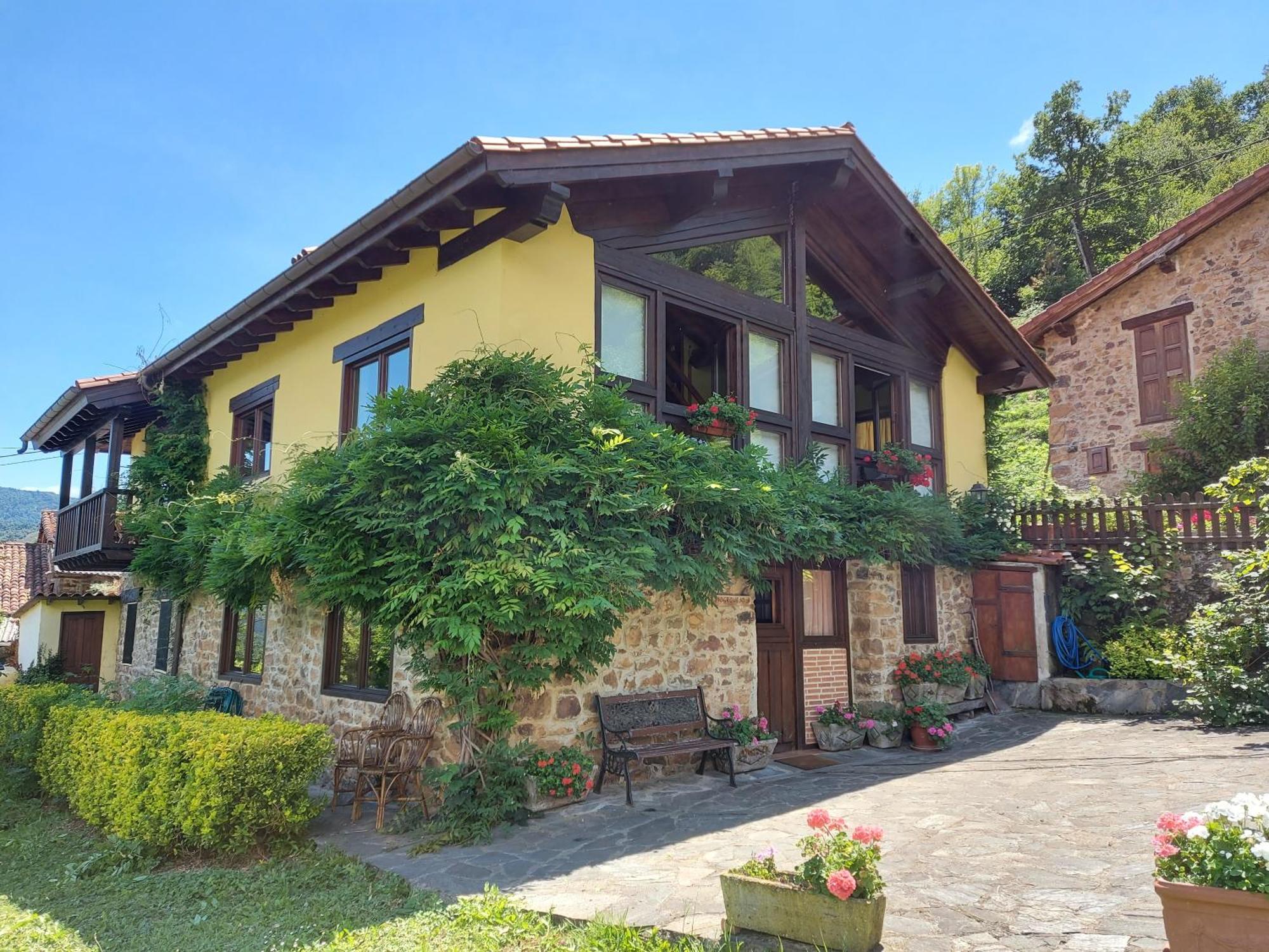 Apartamentos Rurales Los Picos De Redo Камаленьйо Екстер'єр фото