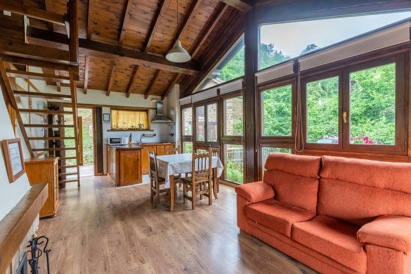 Apartamentos Rurales Los Picos De Redo Камаленьйо Екстер'єр фото