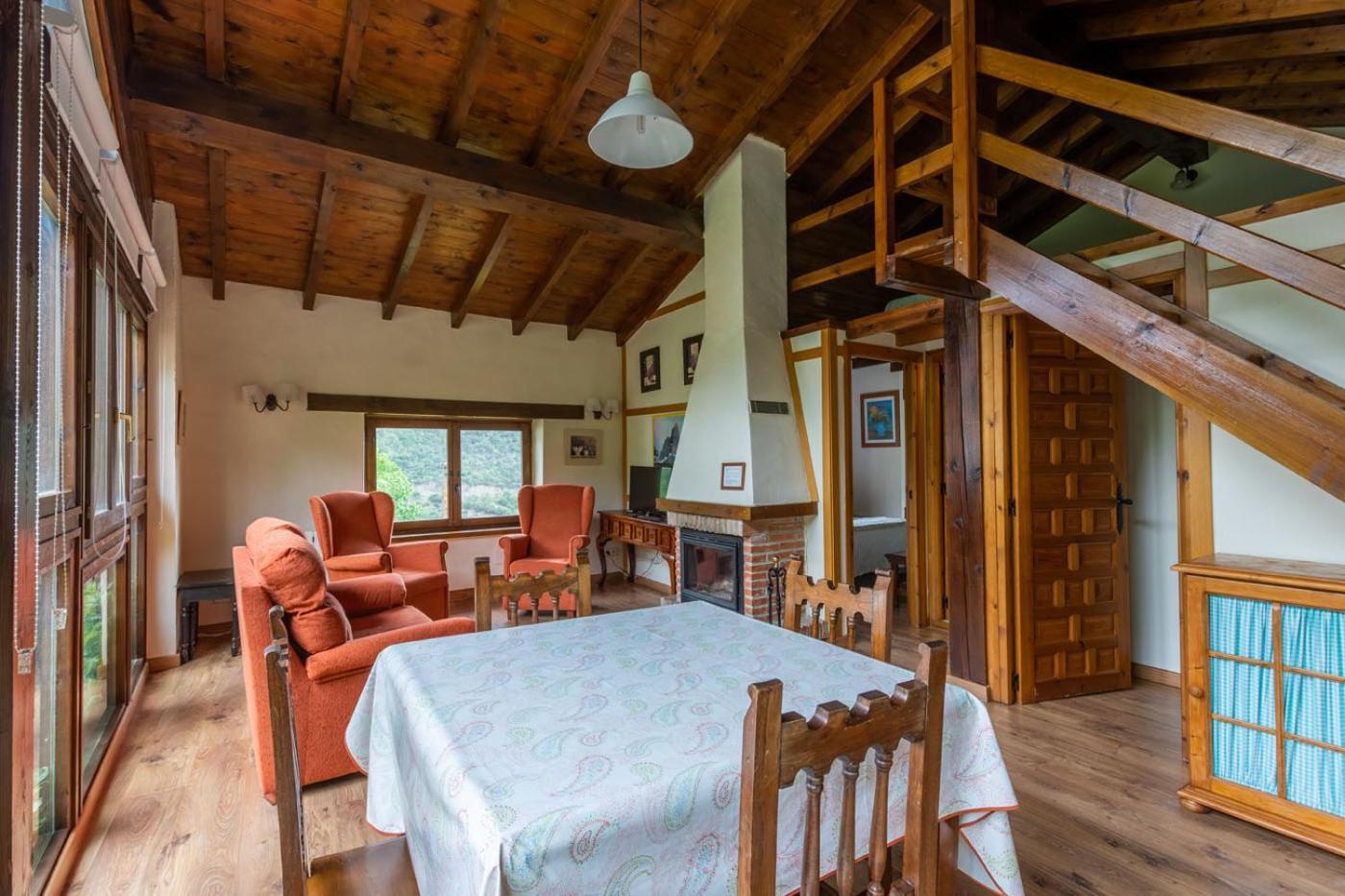 Apartamentos Rurales Los Picos De Redo Камаленьйо Екстер'єр фото