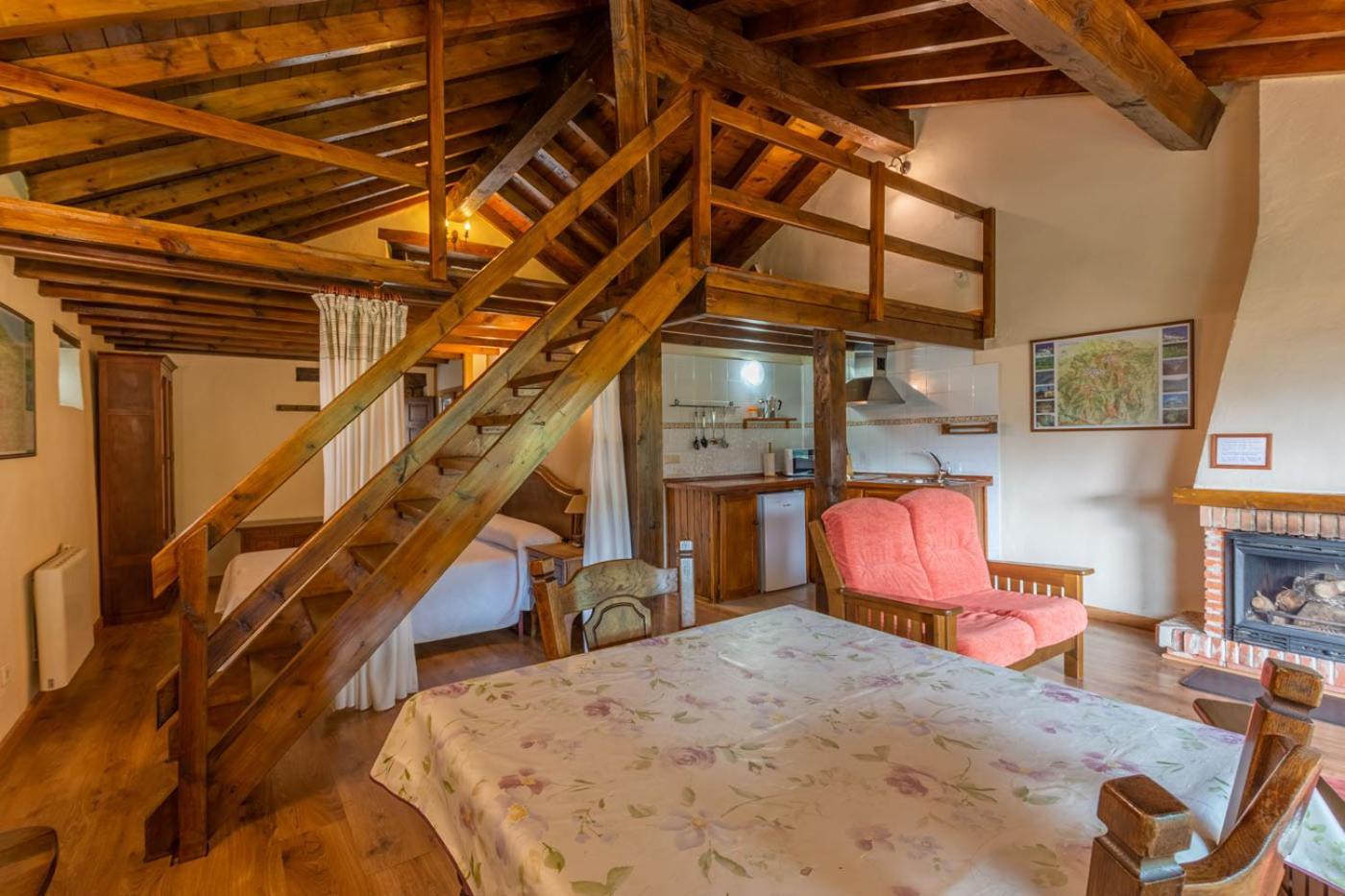 Apartamentos Rurales Los Picos De Redo Камаленьйо Екстер'єр фото