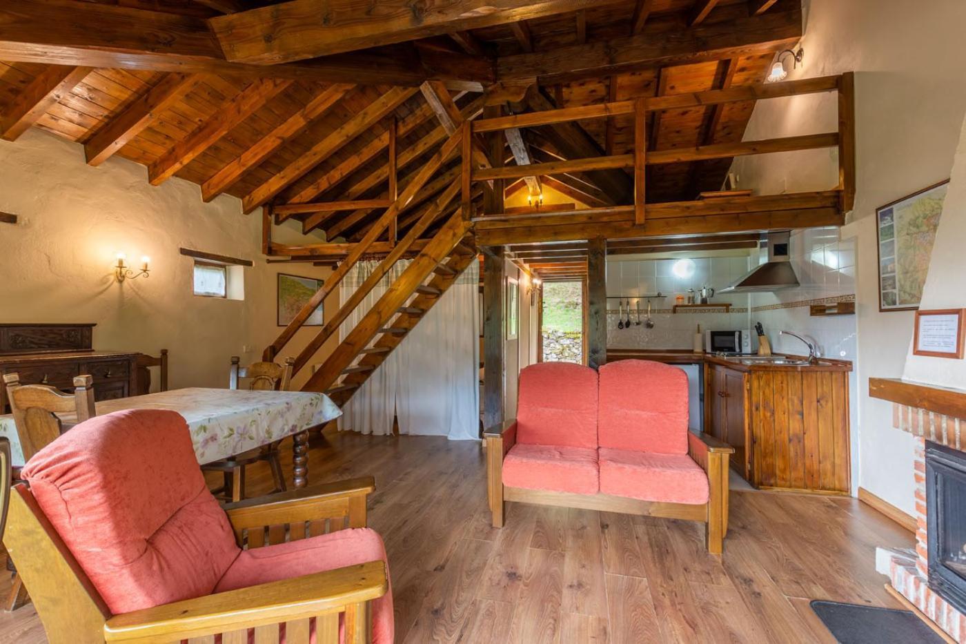 Apartamentos Rurales Los Picos De Redo Камаленьйо Екстер'єр фото